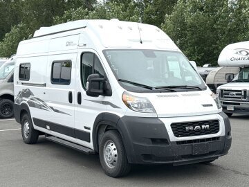2022 Winnebago Solis