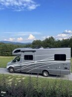 Thumbnail Photo 3 for 2022 Winnebago View 24V