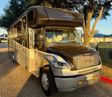 2023 Dynamax DX3 37TS