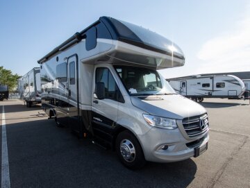 2023 Dynamax Isata 24FW