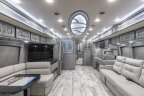 Thumbnail Photo 4 for New 2023 Fleetwood Discovery 44S