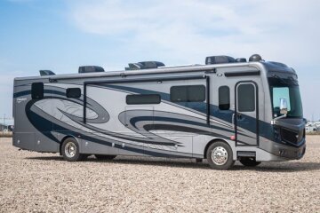2023 Fleetwood Discovery 38W
