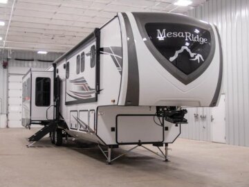 New 2023 Highland Ridge Mesa Ridge 379FBS