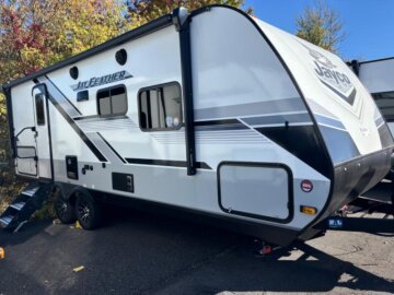 New 2023 JAYCO Jay Feather