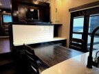 Thumbnail Photo 3 for 2023 JAYCO Pinnacle