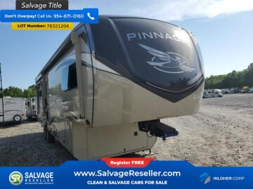 New 2023 JAYCO Pinnacle