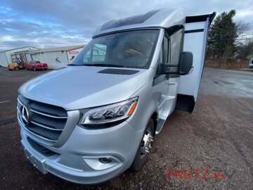 2023 Leisure Travel Vans Unity