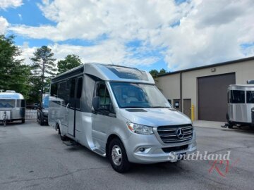 2023 Leisure Travel Vans Unity