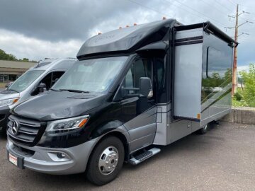 2023 Renegade Vienna