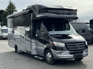 2023 Renegade Vienna 25FWC