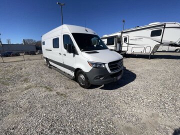 2023 Winnebago Adventure Wagon 70SE