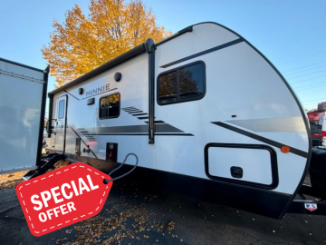 New 2023 Winnebago Minnie