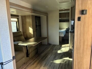 New 2023 Winnebago Minnie