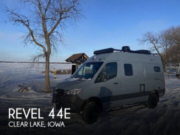 2023 Winnebago Revel 44E