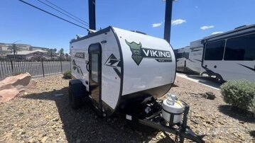 New 2024 Coachmen Clipper