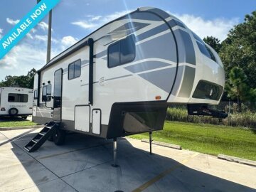 2024 Cruiser Essence E-25RK