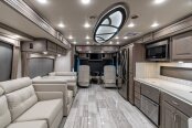 2024 Fleetwood Discovery 38N