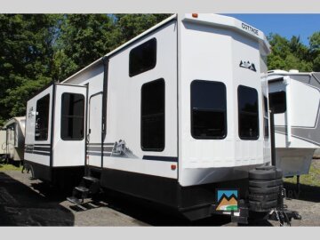 2024 Forest River Cedar Creek 40CBK