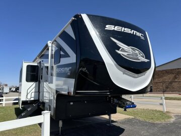2024 JAYCO Seismic