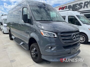 2024 Midwest Automotive Luxe Cruiser