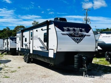 New 2024 Palomino Puma 32BH2B