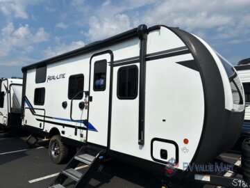 New 2024 Palomino Real-Lite