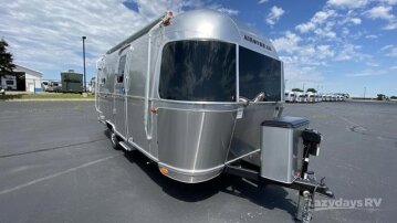 New 2025 Airstream Caravel