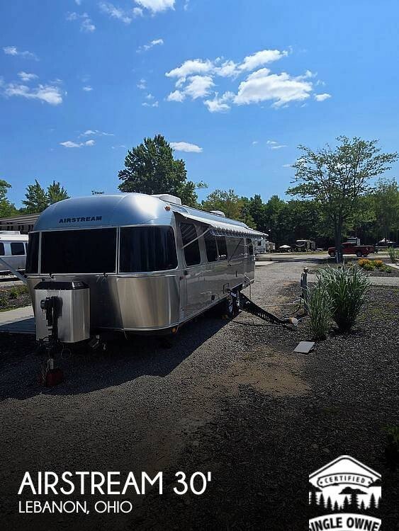 2025 Airstream Classic