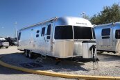 New 2025 Airstream Classic