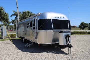 New 2025 Airstream Classic
