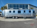 Thumbnail Photo 3 for New 2025 Airstream Classic