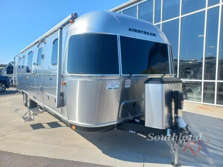 Photo 1 for New 2025 Airstream Classic