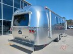 Thumbnail Photo 4 for New 2025 Airstream Classic