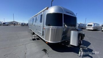 New 2025 Airstream Classic