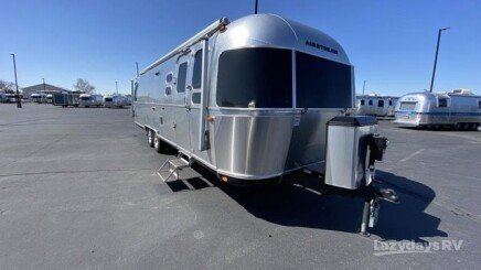 Photo 1 for New 2025 Airstream Classic