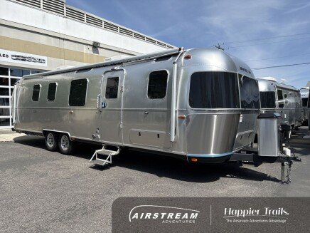 Photo 1 for New 2025 Airstream Classic