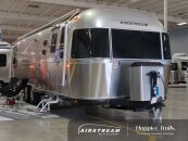 New 2025 Airstream Classic