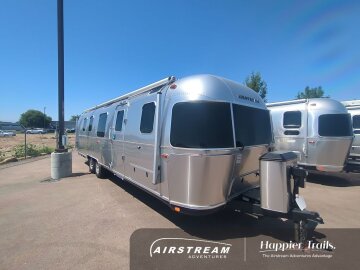 New 2025 Airstream Classic