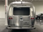 Thumbnail Photo 6 for New 2025 Airstream Classic