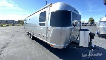 New 2025 Airstream Flying Cloud