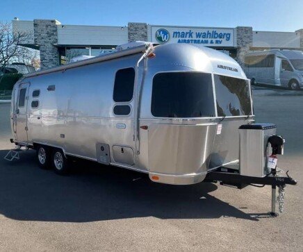 Photo 1 for New 2025 Airstream Flying Cloud