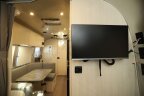 Thumbnail Photo 4 for New 2025 Airstream Flying Cloud
