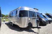 New 2025 Airstream Flying Cloud