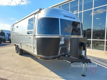 New 2025 Airstream Flying Cloud