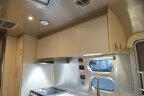 Thumbnail Photo 6 for New 2025 Airstream Flying Cloud