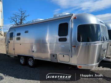 New 2025 Airstream Flying Cloud