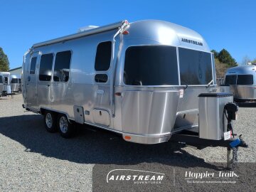 New 2025 Airstream Flying Cloud