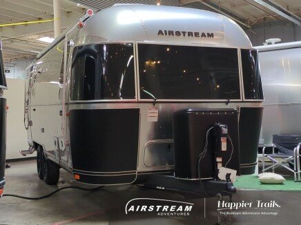 Photo 1 for New 2025 Airstream Flying Cloud