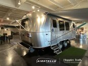 New 2025 Airstream Flying Cloud