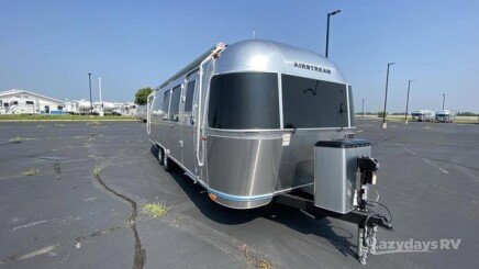 Photo 1 for New 2025 Airstream Flying Cloud